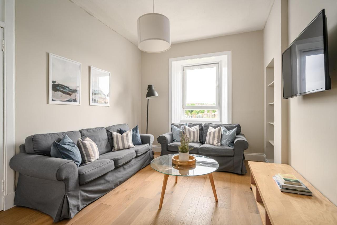 2Br New Town Castle View Apartment Edinburgh Bagian luar foto