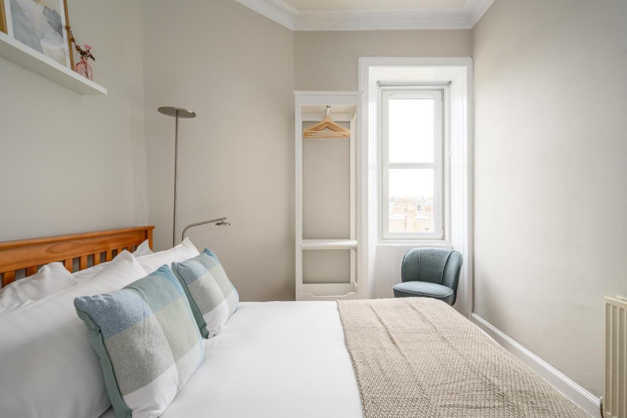 2Br New Town Castle View Apartment Edinburgh Bagian luar foto