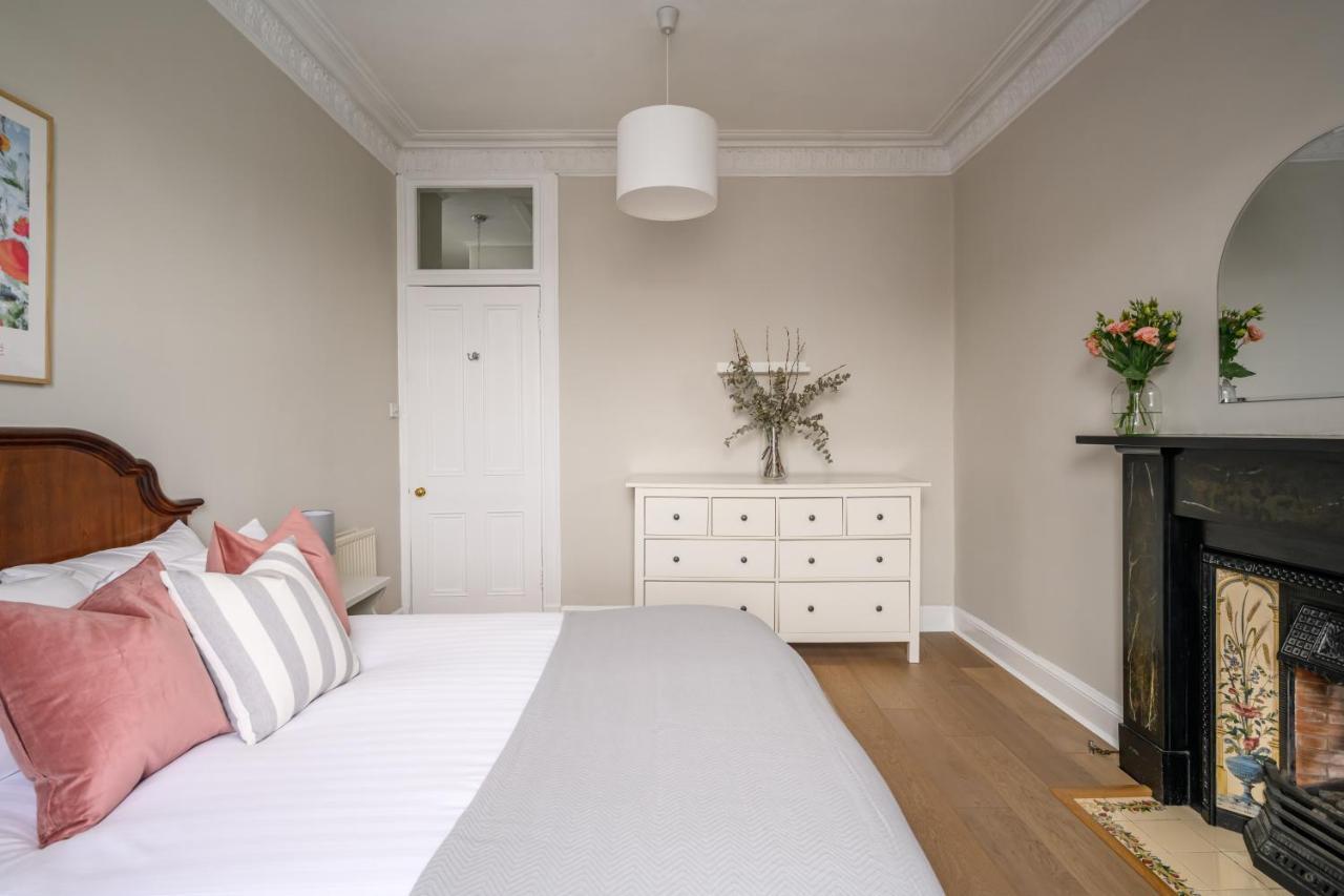 2Br New Town Castle View Apartment Edinburgh Bagian luar foto