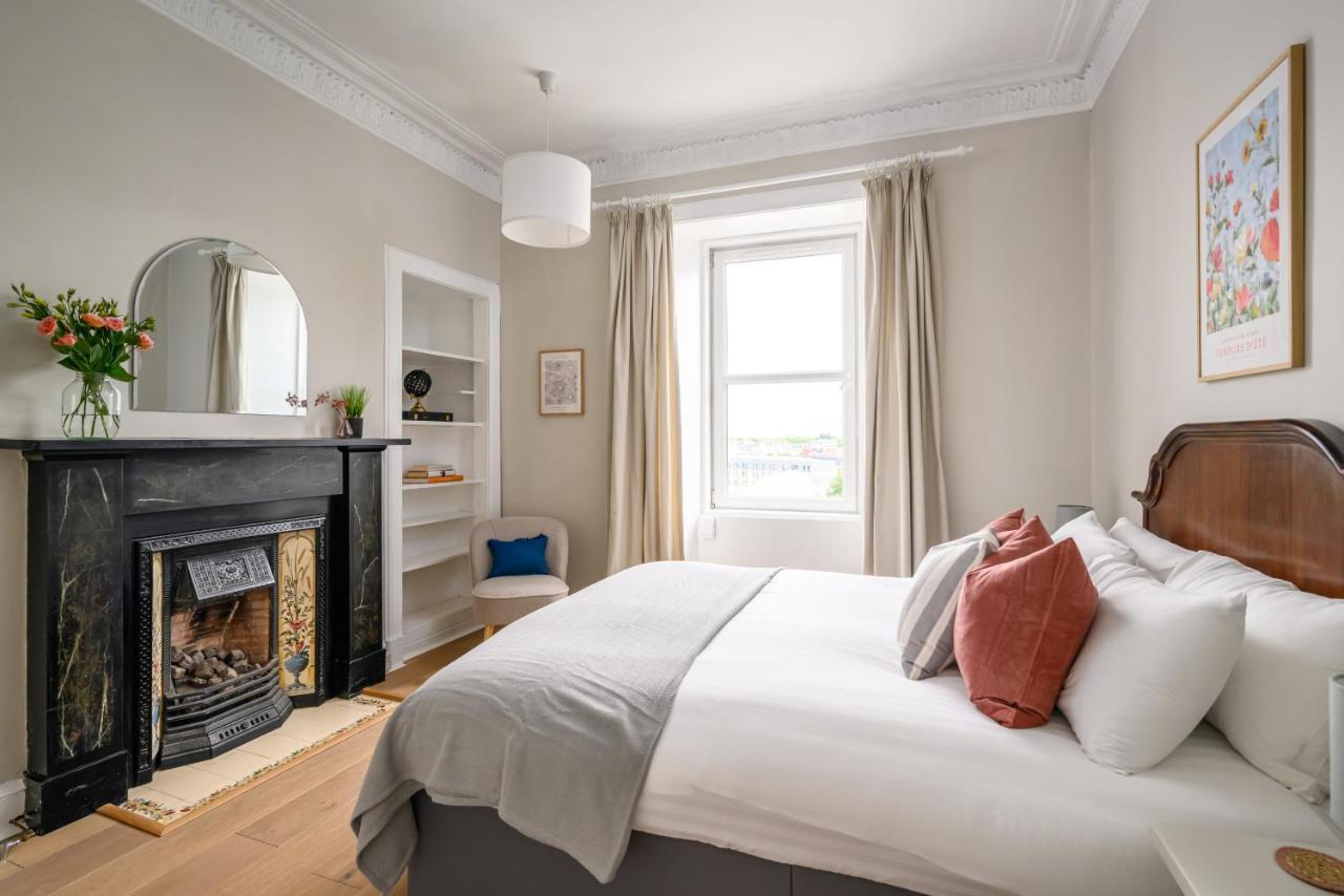 2Br New Town Castle View Apartment Edinburgh Bagian luar foto